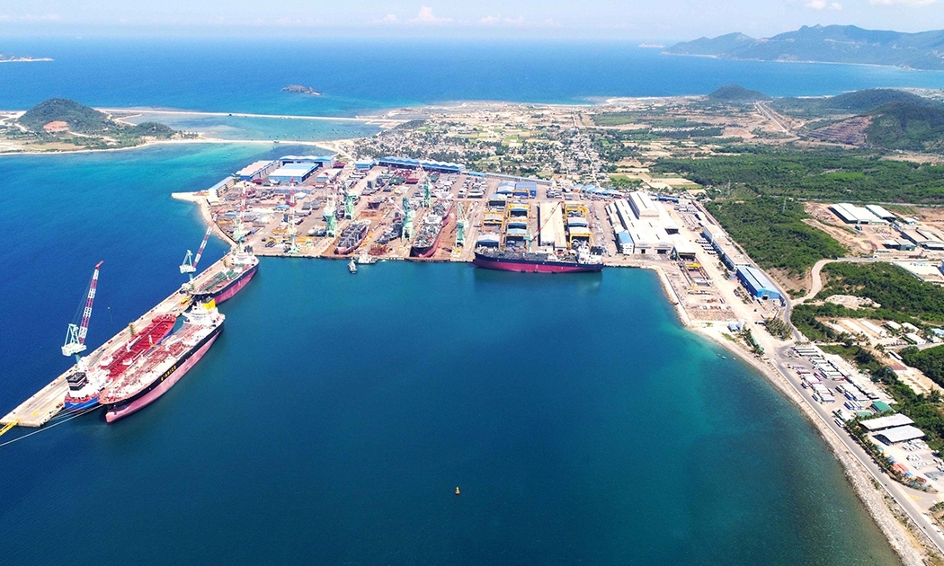Các khu công nghiệp, khu kinh tế ven biển đang là động lực phát triển của nhiều địa phương