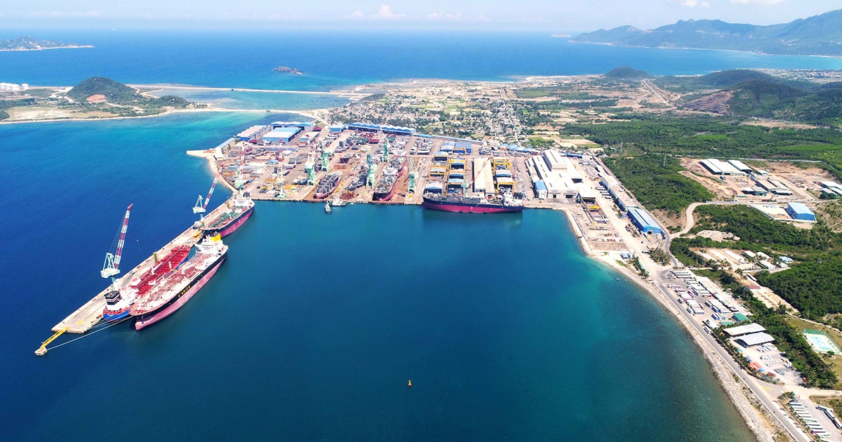 Các khu công nghiệp, khu kinh tế ven biển đang là động lực phát triển của nhiều địa phương 