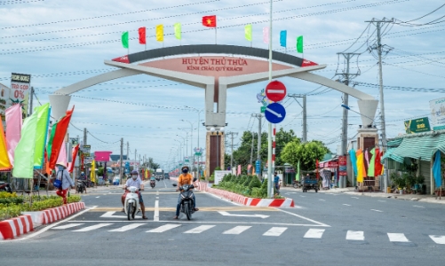 Khai trương đường tỉnh 818 - trung tâm thị trấn Thủ Thừa