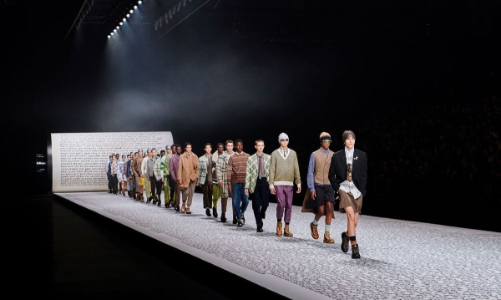 Cảm hứng văn học và sự nổi loạn trong BST Dior Men Thu Đông 2022