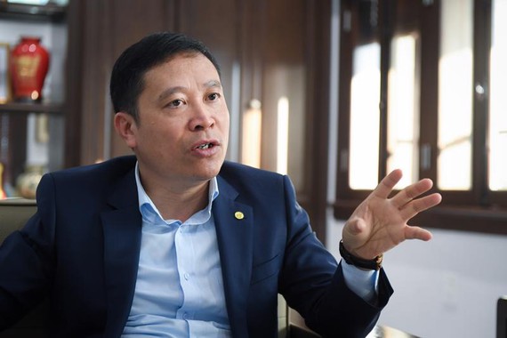 Ông Thân Đức Việt Tổng giám đốc Tổng Công ty May 10