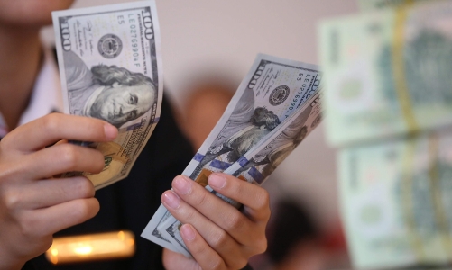 Phập phồng tỷ giá sau khi FED tăng lãi suất vào năm tới