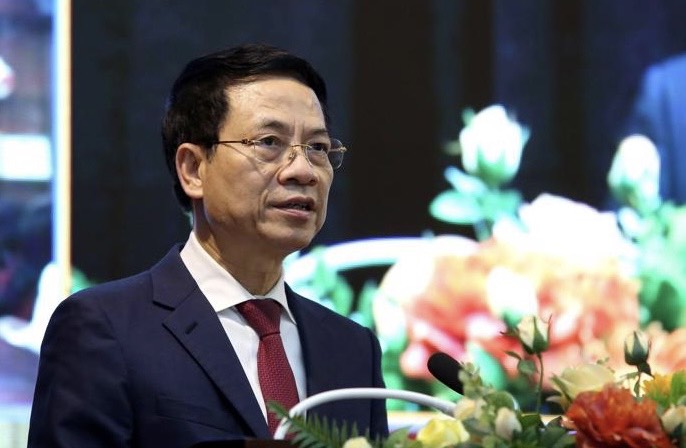 Bộ trưởng Nguyễn Mạnh Hùng