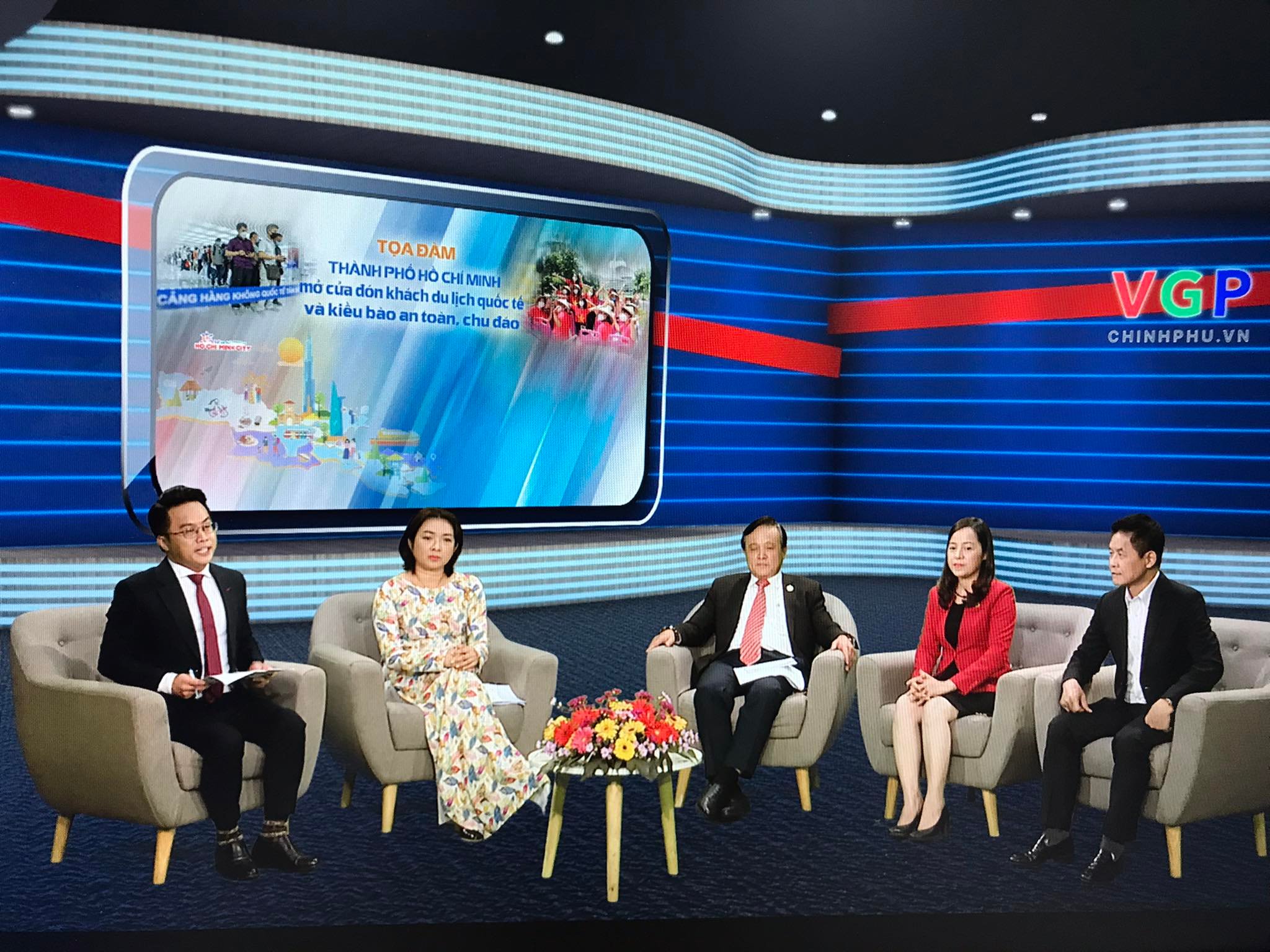 C&aacute;c diễn giả chia sẻ tại tọa đ&agrave;m. Ảnh - VGP.&nbsp;