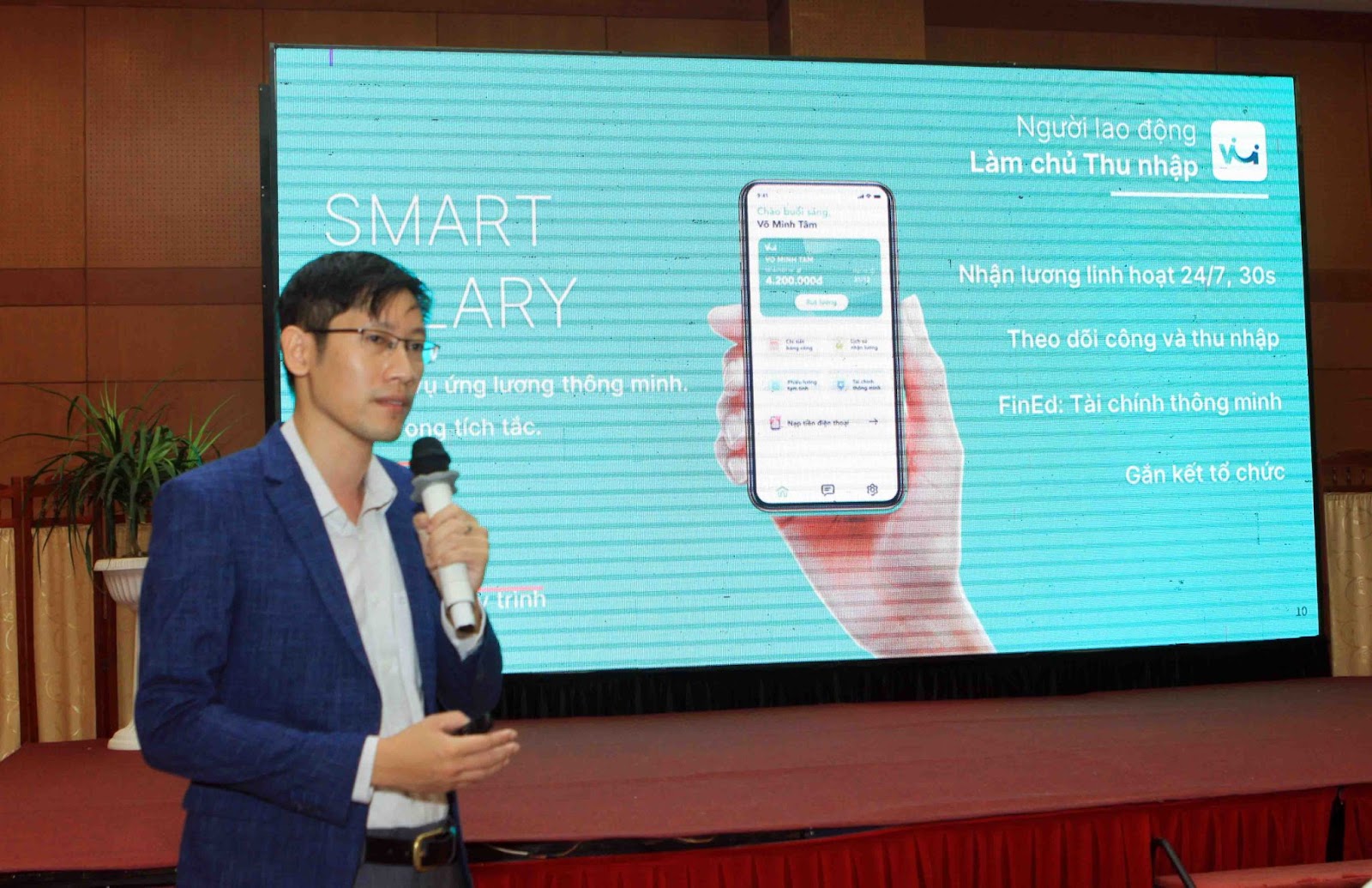 Ông Mai Sơn, Phó Tổng Giám Đốc công ty Nano Technologies báo cáo về tác động của giải pháp Chi lương Linh hoạt và cách thức triển khai cho doanh nghiệp.