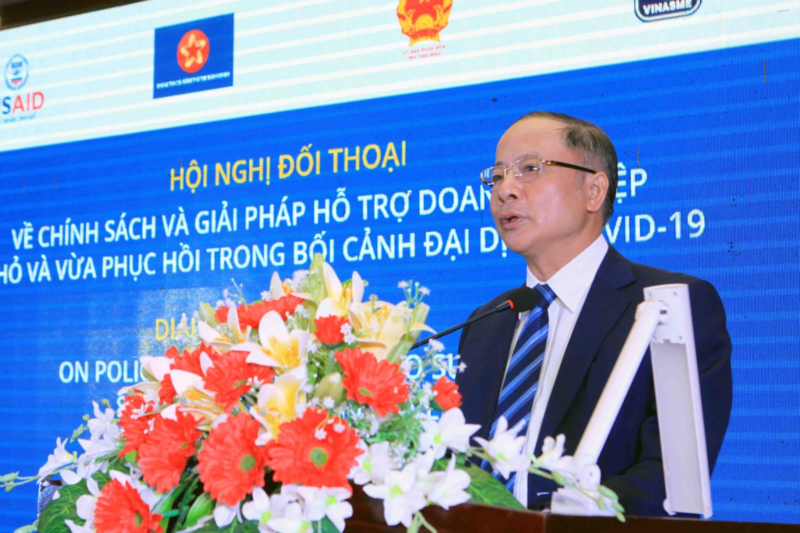Ông Nguyễn Văn Thân, Đại biểu Quốc hội Khóa XV, Phó Chủ tịch Hội đồng tư vấn cải cách thủ tục hành chính của Thủ tướng Chính phủ, Ủy viên Ủy ban Quan hệ Lao động của Thủ tướng, Chủ tịch Hiệp hội Doanh nghiệp nhỏ và vừa Việt Nam.