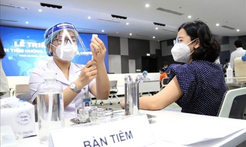 Thủ tướng Chính phủ yêu cầu tổ chức thần tốc hơn nữa việc tiêm chủng vaccine phòng ngừa Covid-19