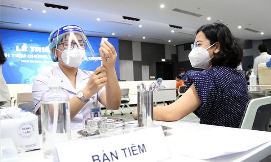 Tăng cường công tác tiêm chủng, kiểm soát biến chủng mới Omicron.