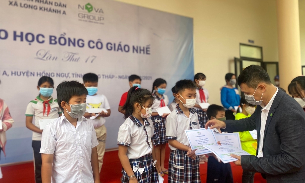 Học bổng cô giáo Nhế tiếp thêm động lực cho nhiều học sinh có hoàn cảnh khó khăn.