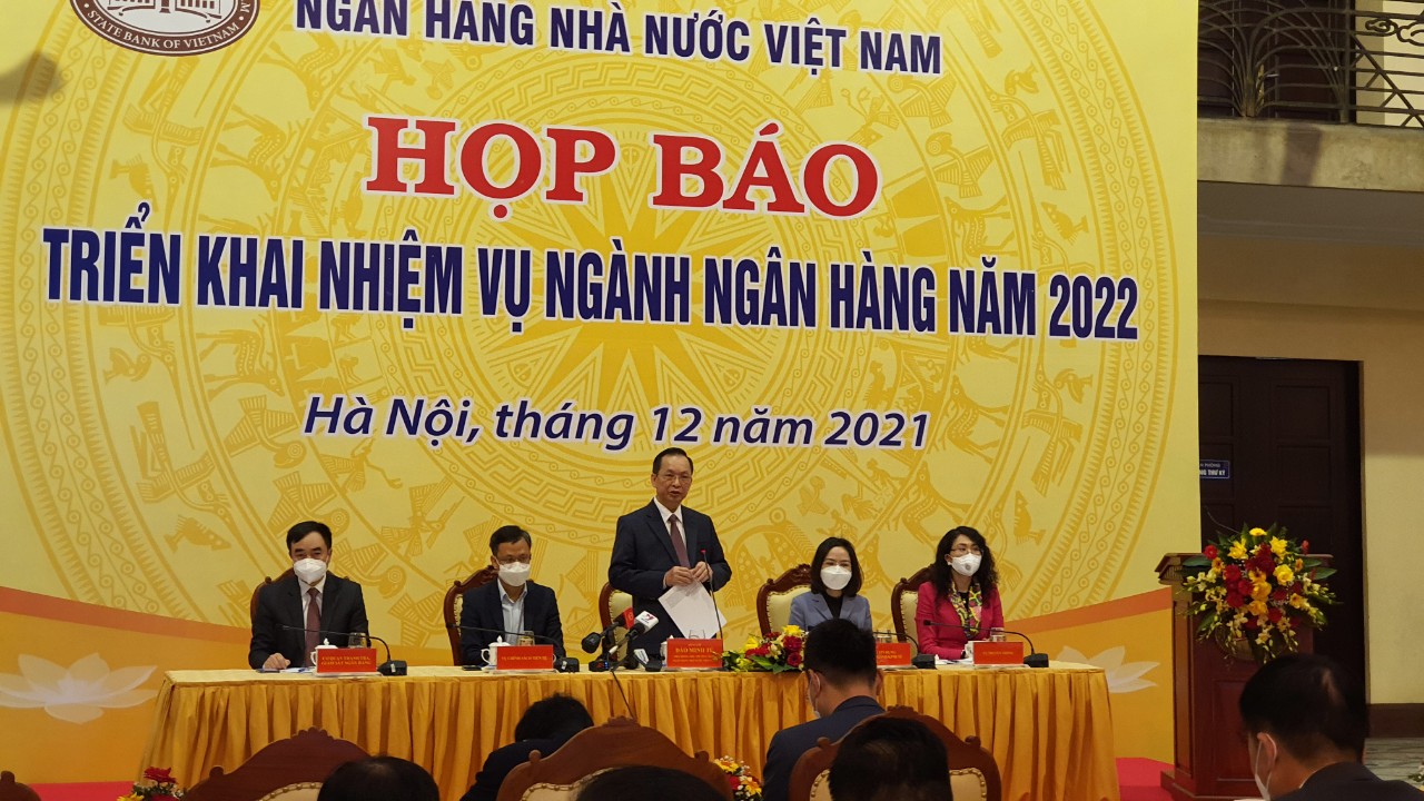 Phó Thống đốc Đào Minh Tú chủ trì cuộc họp báo