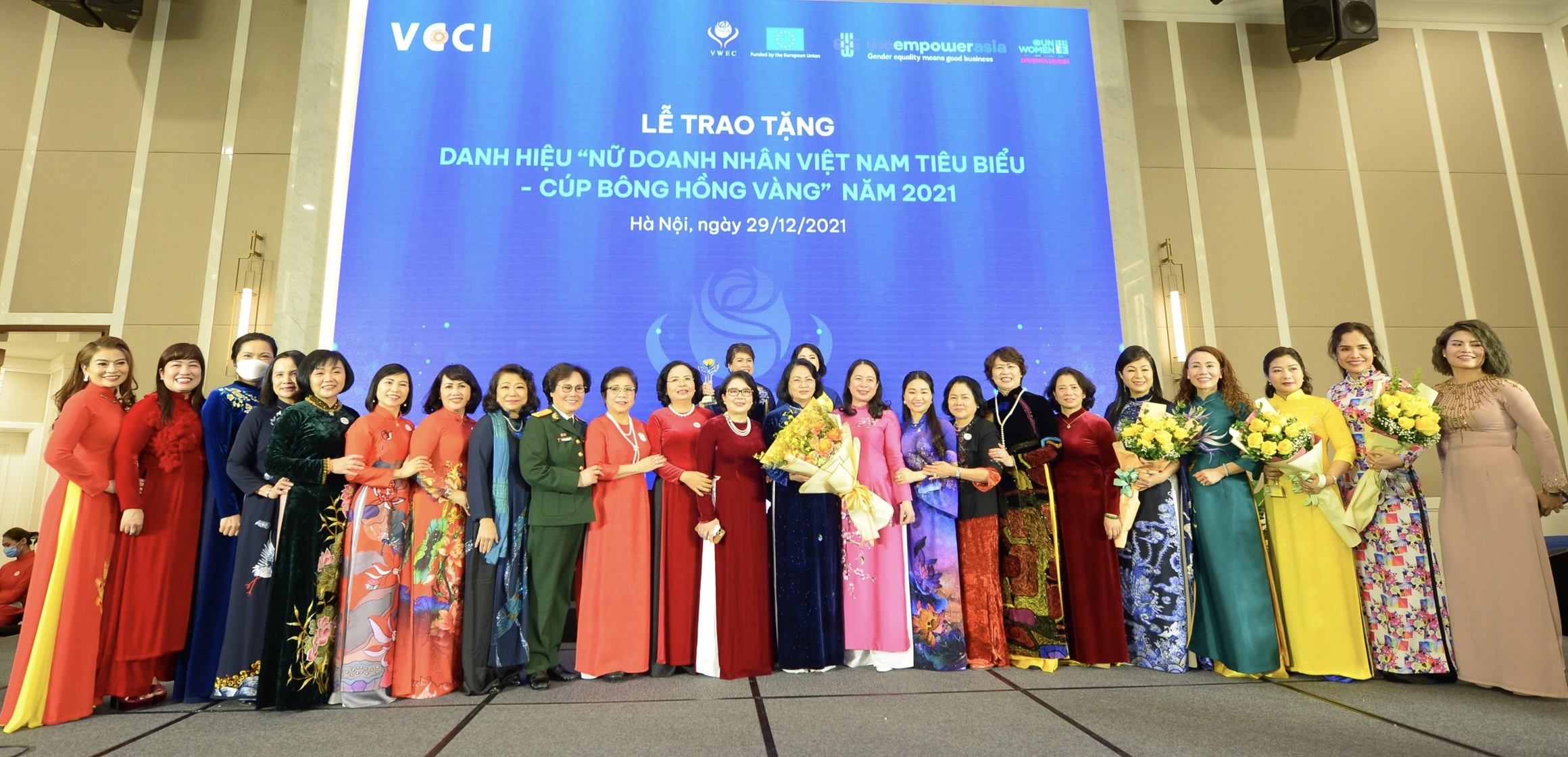 60 nữ doanh nhân tiêu biểu trong năm 2021.