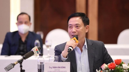 Foreign investors net sell stocks but portfolios rise