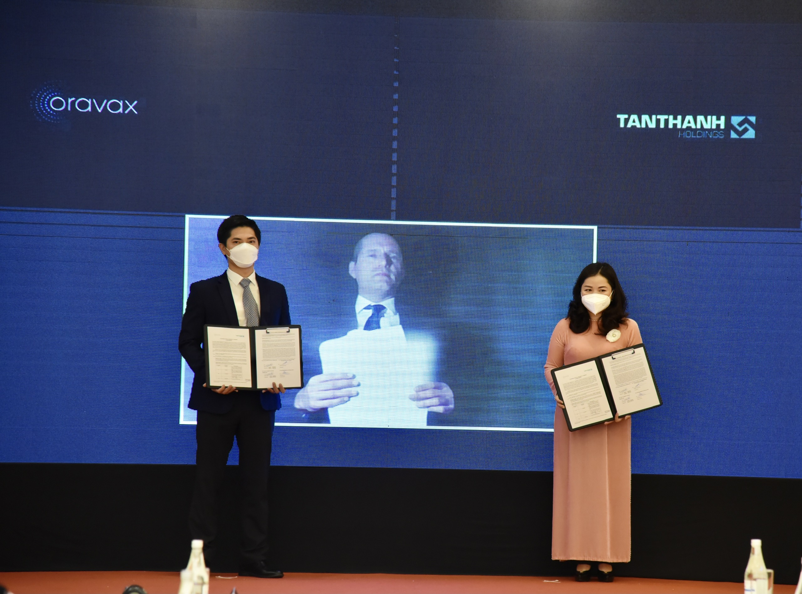 Lễ k&yacute; kết thỏa thuận hợp t&aacute;c đ&atilde; diễn ra trực tuyến tại H&agrave; Nội (Việt Nam), trụ sở C&ocirc;ng ty Oravax Medical Inc (New YorK) v&agrave; Tel Aviv (Israel).