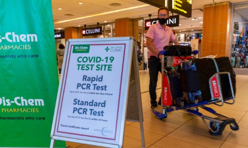 WHO cảnh báo về “sóng thần ca nhiễm Covid” do biến chủng Omicron và Delta