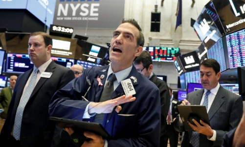 S&P 500 và Dow Jones cùng lập kỷ lục mới, giá dầu lên cao nhất 1 tháng