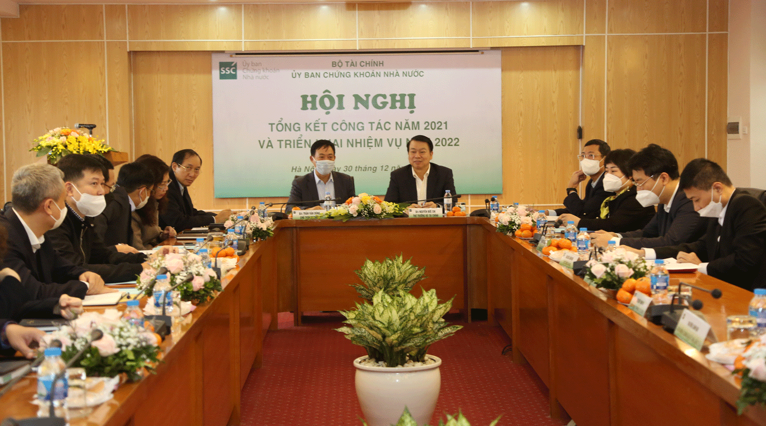 Chứng khoán Việt Nam năm 2021 tăng trưởng vượt mong đợi