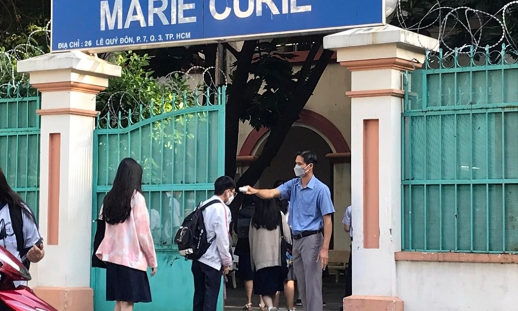 Học sinh các khối lớp 9 và 12 tại TP.HCM đã đi học lại từ ngày 13/12/2021.