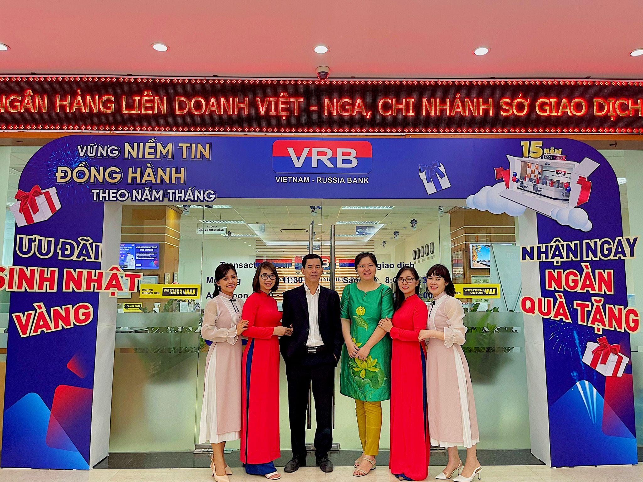Toàn bộ hệ thống chi nhánh, phòng giao dịch thay “áo mới" tưng bừng kỷ niệm sinh nhật 15 năm.