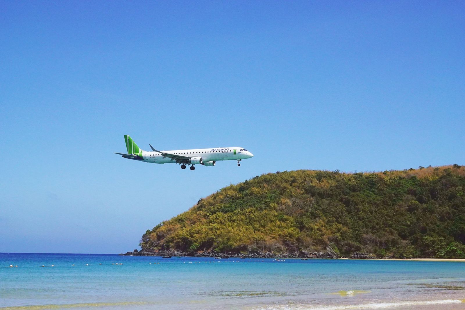 Mạng bay của Bamboo Airways phủ khắp c&aacute;c tỉnh th&agrave;nh với gần 70 đường bay.