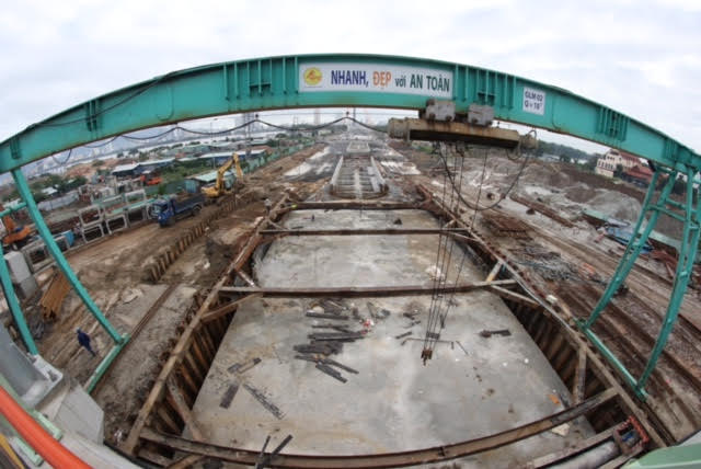 Thi công cải tạo Cụm nút giao thông cầu Trần Thị Lý.