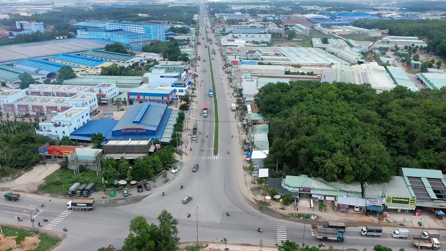 C&aacute;c khu c&ocirc;ng nghiệp v&agrave; đ&ocirc; thị ph&aacute;t triển sầm uất tại T&acirc;n Uy&ecirc;n.