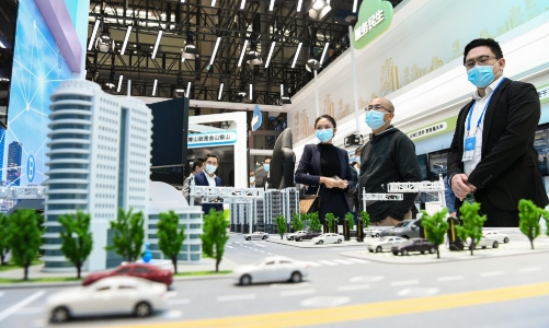 Ván bài của Huawei với ô tô thông minh sẽ thành công?