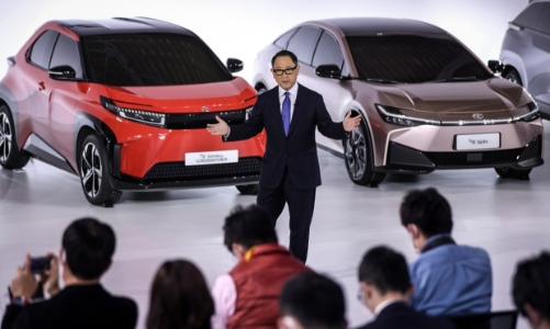 Lần đầu tiên sau gần 1 thế kỷ, GM không còn là hãng xe lớn nhất ở Mỹ