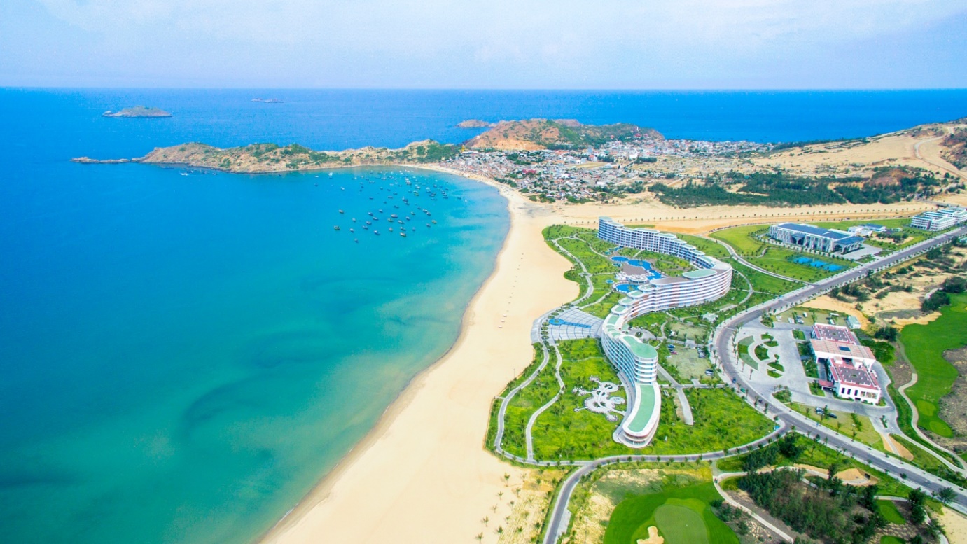 Quần thể FLC Quy Nhon Beach & Golf Resort.
