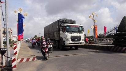 Building of new traffic link in Mekong Delta underway