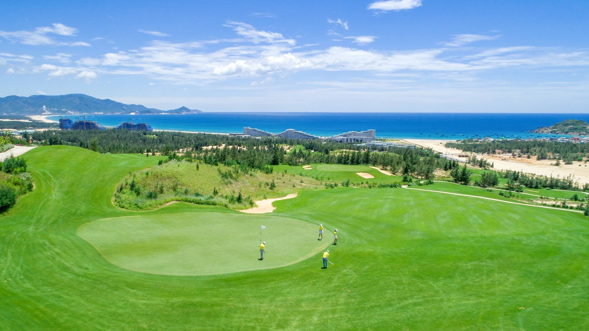 Sân FLC Golf Links 36 hố đã đi vào hoạt động.