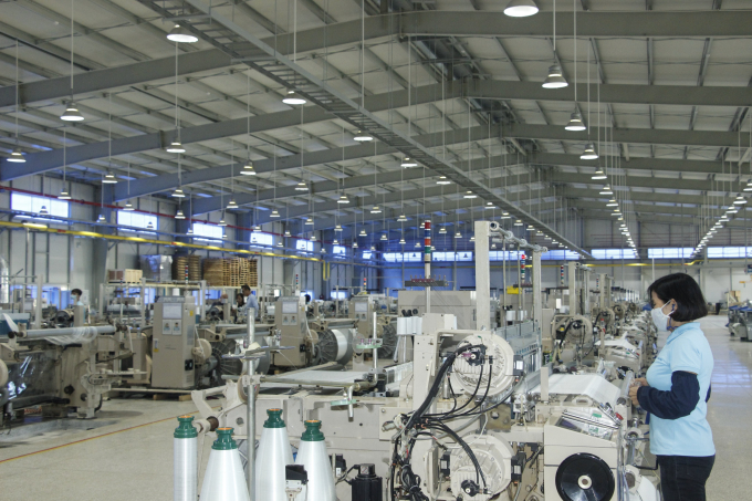 Chịu ảnh hưởng nặng nề bởi dịch Covid-19, tăng trưởng GRDP của Đồng Nai đạt thấp 2,15% nhưng thu ngân sách lại vượt chỉ tiêu.