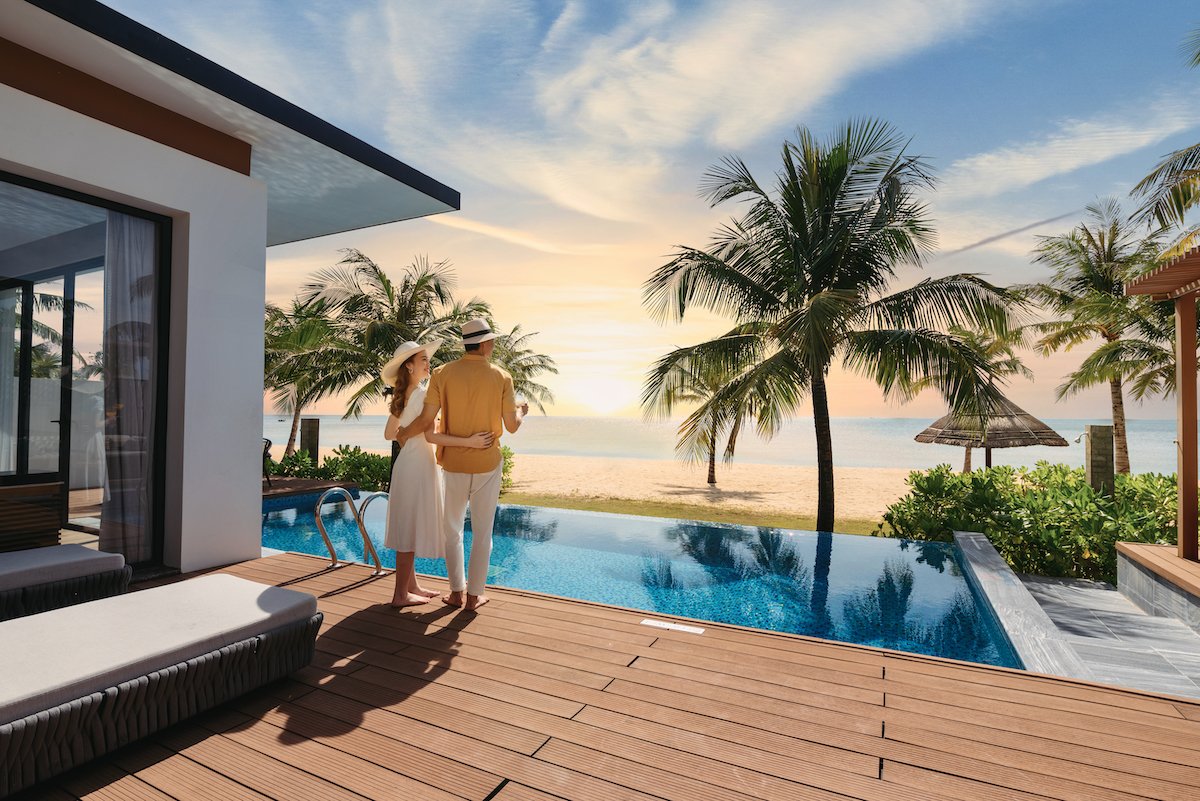 Chủ nhân Elite Villa cũng đồng thời sở hữu vẻ đẹp hoàng hôn tuyệt mỹ tại nơi ngắm hoàng hôn đẹp nhất Việt Nam.