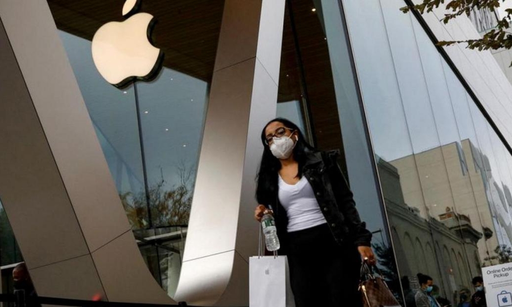 Apple đã có một khởi đầu ngoạn mục cho năm 2022 khi nhanh chóng trở thành công ty đầu tiên chạm mức giá trị thị trường 3.000 tỷ USD