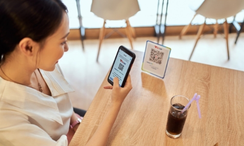 Lượng chuyển khoản vượt tiền mặt trong thanh toán bán lẻ