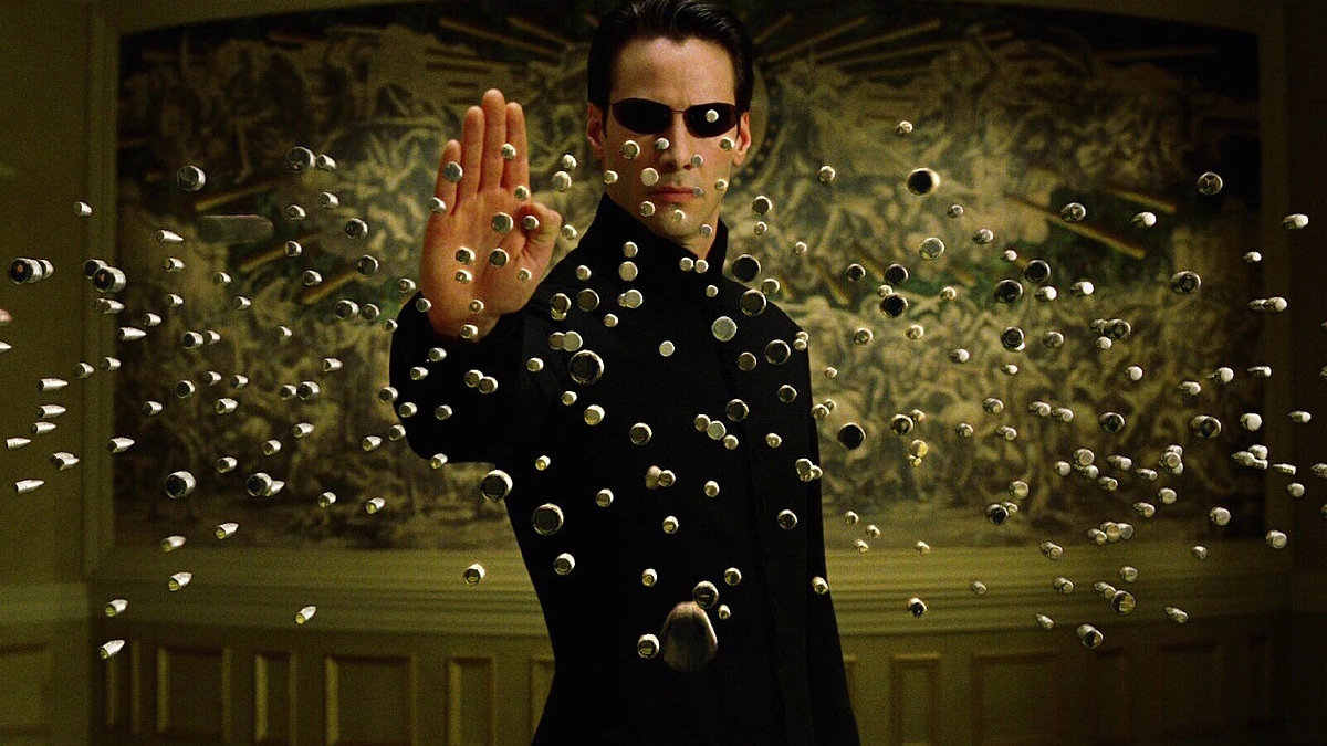 Keanu Reeves đóng vai chính trong phim The Matrix phiên bản gốc năm 1999.