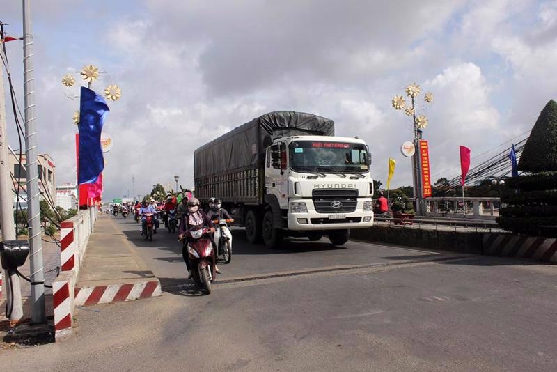 MoT prioritizing two key projects through An Giang