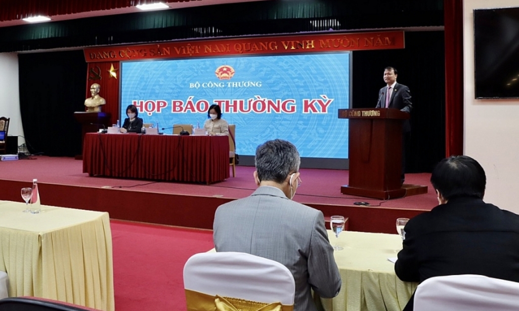 Thứ trưởng Bộ Công Thương Đỗ Thắng Hải chủ trì họp báo.