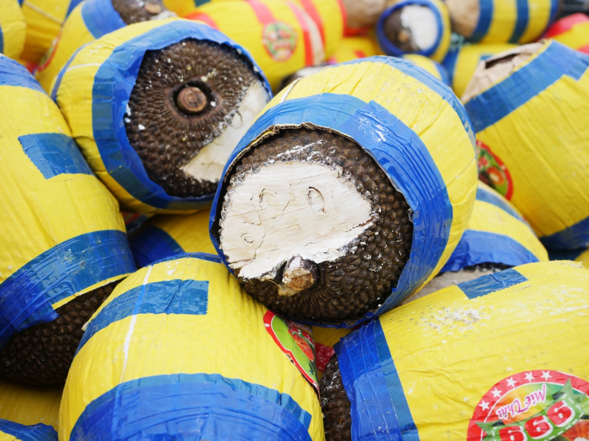 M&iacute;t l&agrave; một trong số những mặt h&agrave;ng n&ocirc;ng sản đang xuất hiện nhiều nhất tr&ecirc;n c&aacute;c vỉa h&egrave; ở H&agrave; Nội.