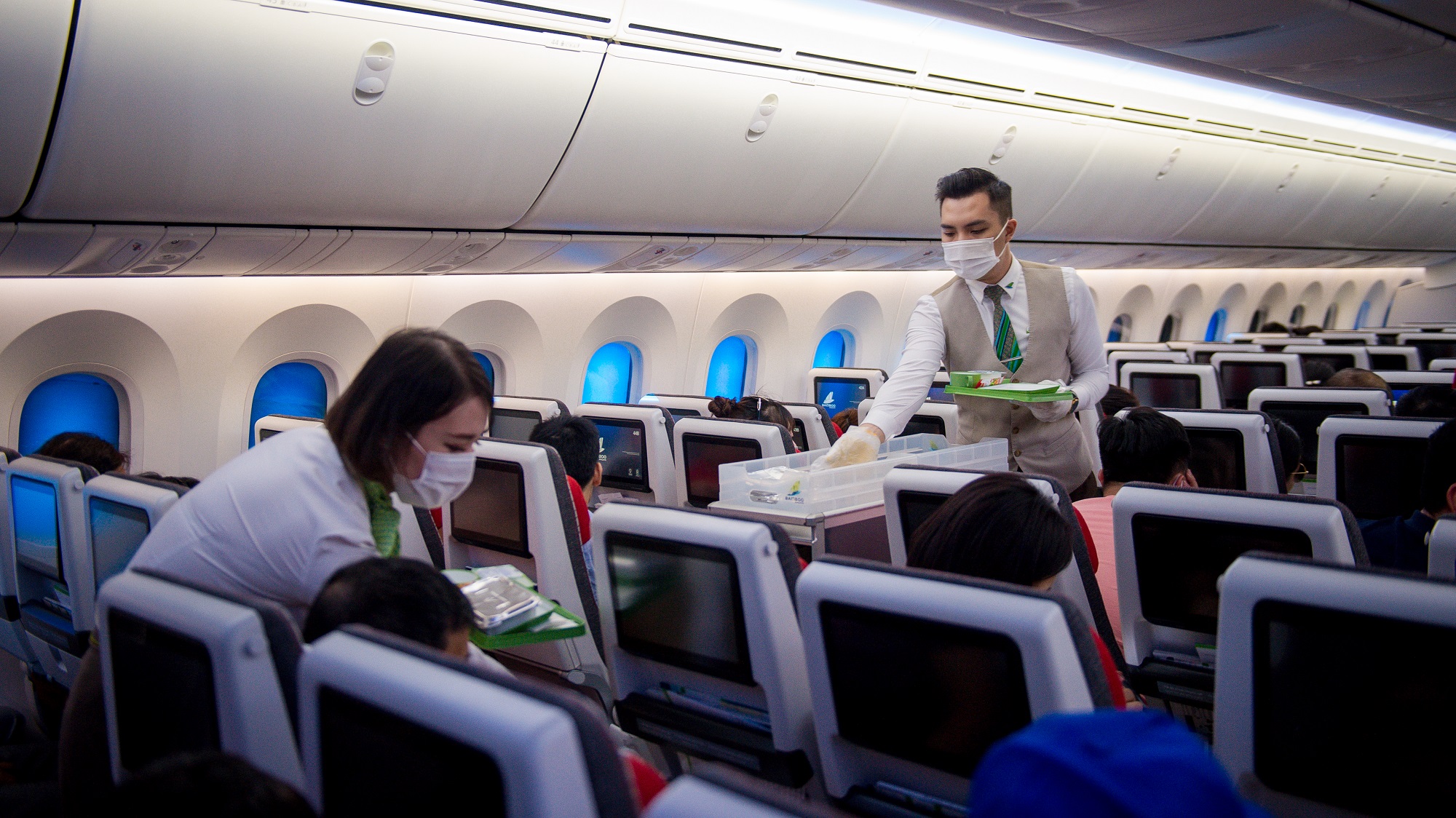 Bamboo Airways triển khai hàng loạt biện pháp đảm bảo an toàn chống dịch trên các chuyến bay.