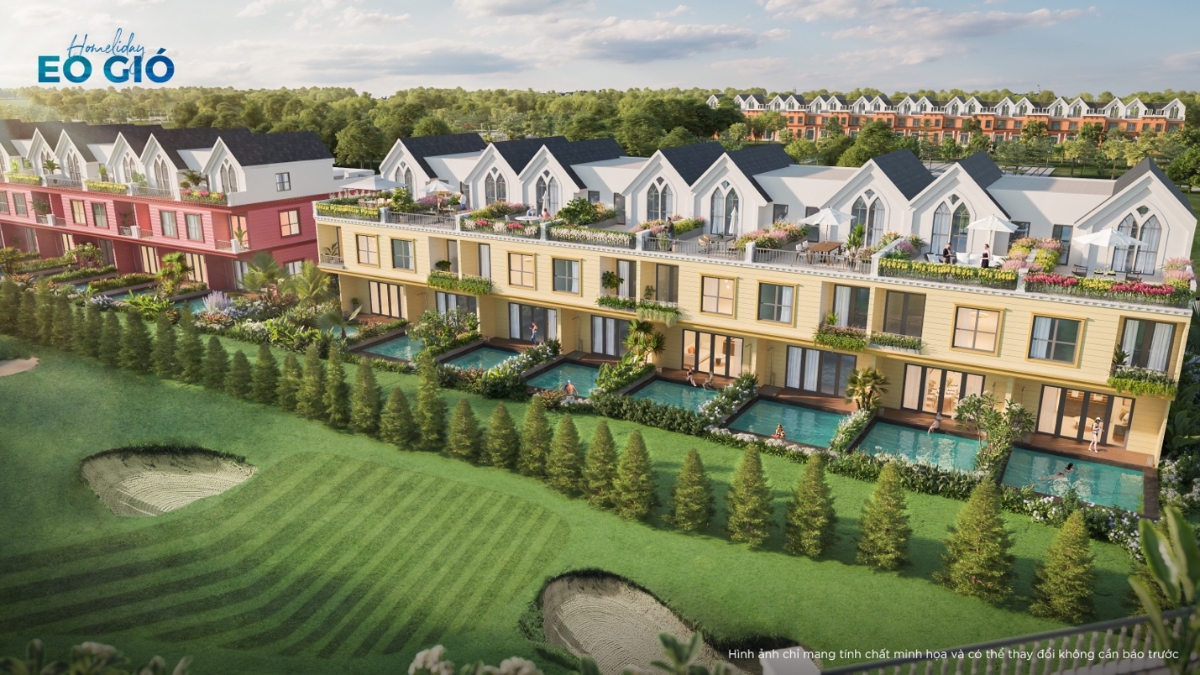 C&aacute;c d&atilde;y biệt thự với ban c&ocirc;ng v&agrave; bể bơi hướng ra s&acirc;n Golf.