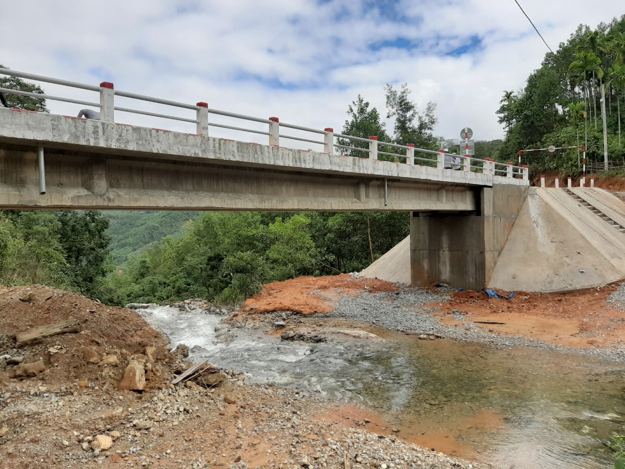 Dự án xây dựng cầu dân sinh và quản lý tài sản đường địa phương được điều chỉnh tổng mức đầu tư dự án lên hơn 423 triệu USD.