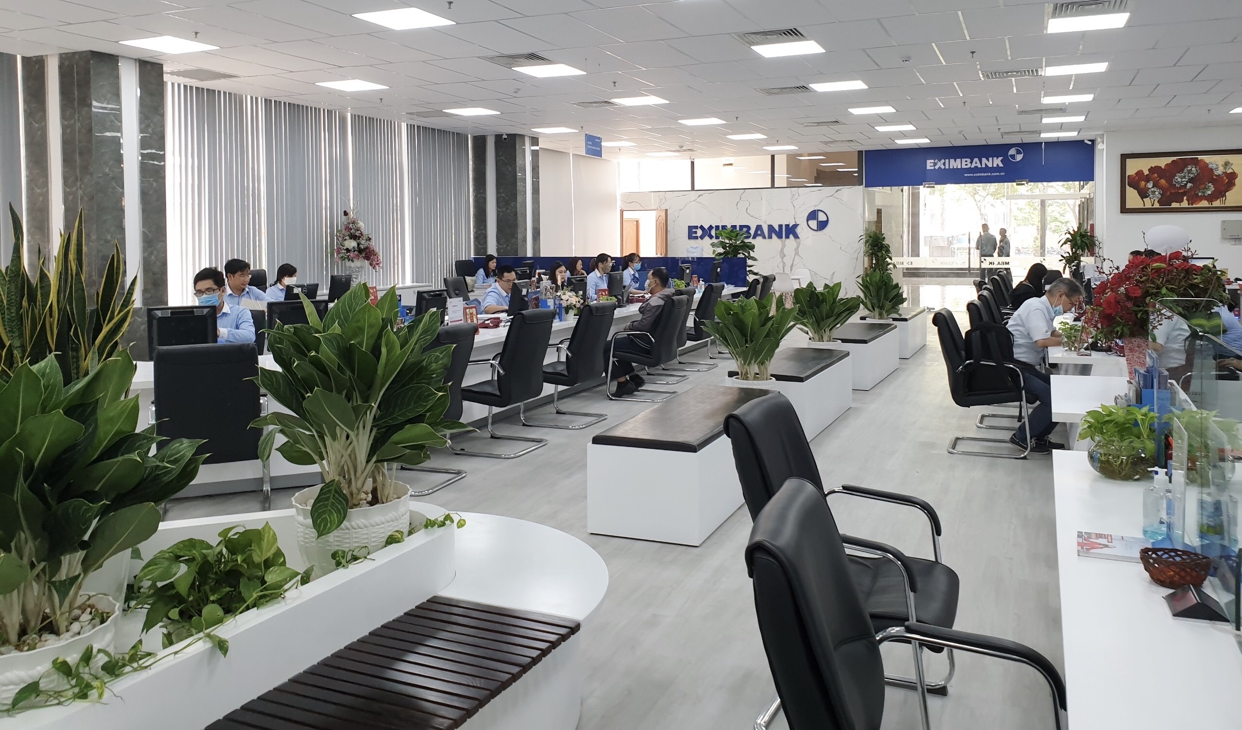 E-Trading Platform mang tới một phương tiện giao dịch an toàn, tiết kiệm tối đa chi phí và thời gian cho khách hàng.