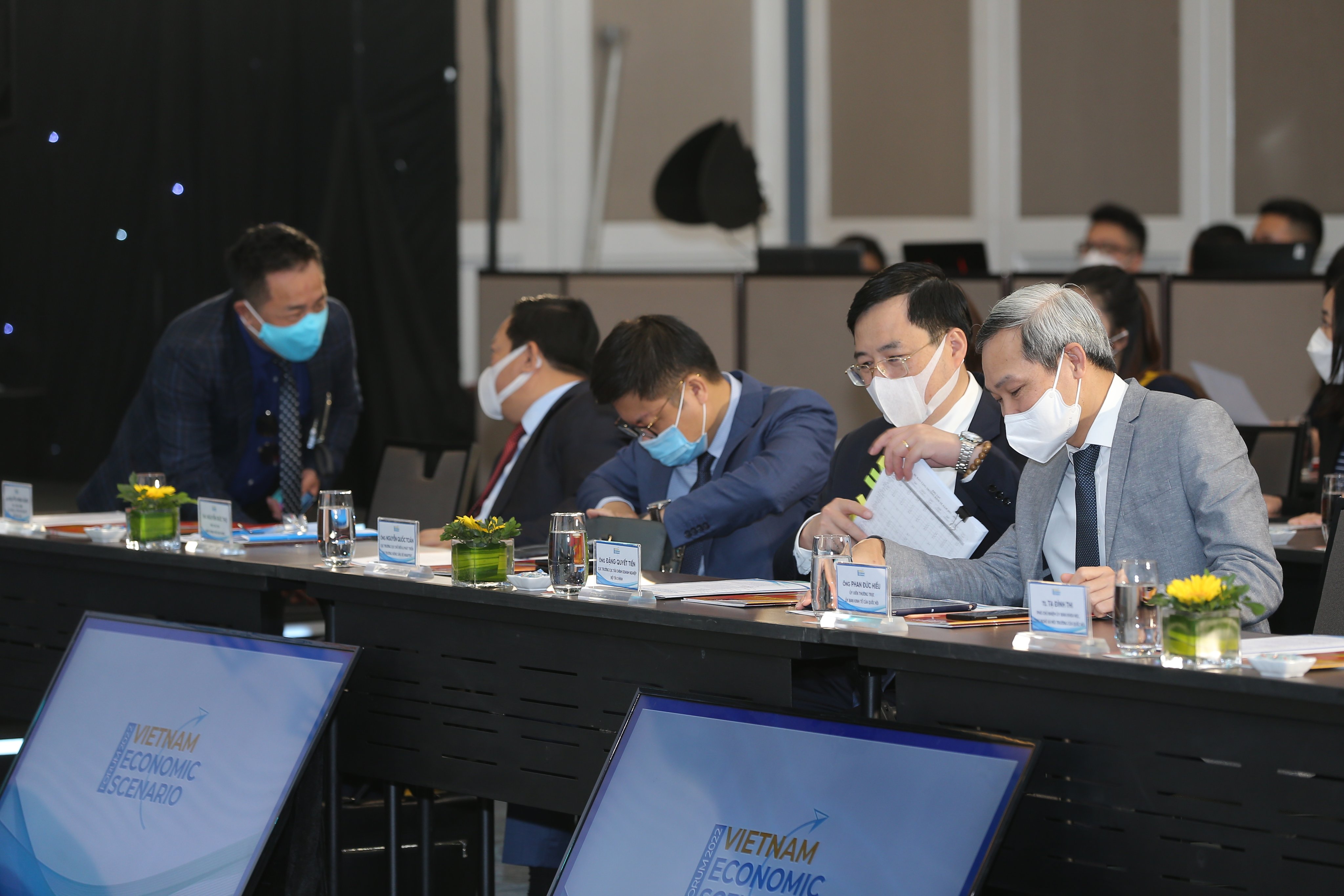 Các đại biểu tham dự Diễn đàn thường niên kịch bản kinh tế Việt Nam năm 2022. 