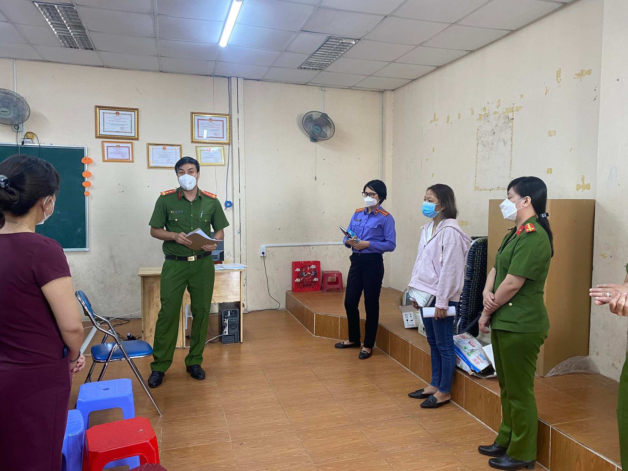 Cơ quan Cảnh sát điều tra - Công an TPHCM đã khởi tố bị can, thực hiện lệnh bắt tạm giam đối với Phạm Vũ Phong (Giám đốc Công ty Nam Phong)