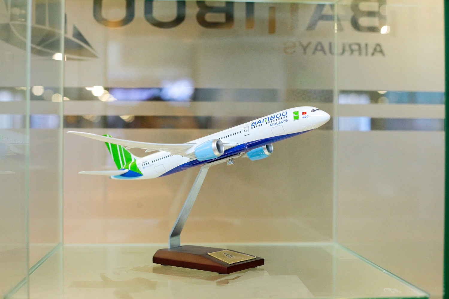 Mô hình máy bay Bamboo Airways Legend Model