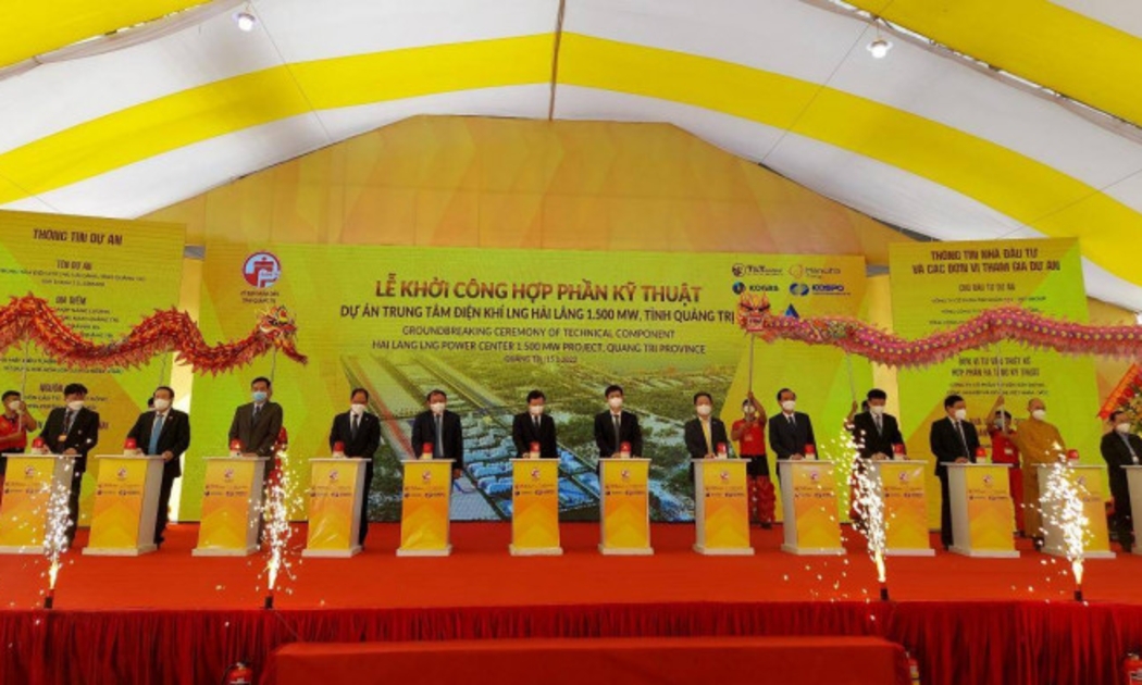 Sau rất nhiều thời gian chuẩn bị, Dự án Trung tâm Điện khí LNG Hải Lăng chính thức được khởi công giai đoạn I trong sáng 15/1/2022