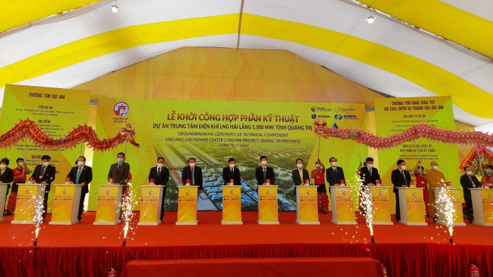 Sau rất nhiều thời gian chuẩn bị, Dự án Trung tâm Điện khí LNG Hải Lăng chính thức được khởi công giai đoạn I trong sáng 15/1/2022