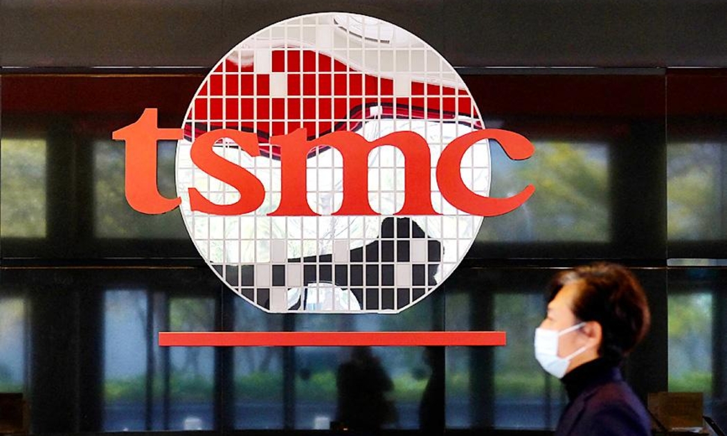 TSMC sẽ đầu tư khoảng 100 tỷ USD trong vài năm tới để mở rộng sản xuất - Ảnh: AP