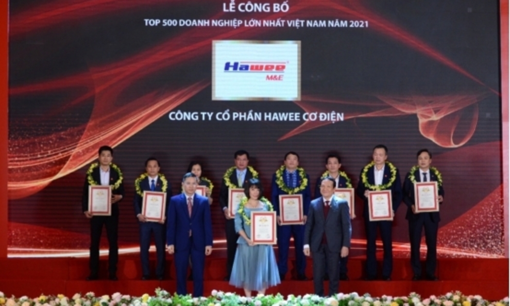 Bà Nguyễn Thị Hải Yến - Tổng giám đốc Hawee M&E tại Lễ trao giải hôm 14/1/2022.