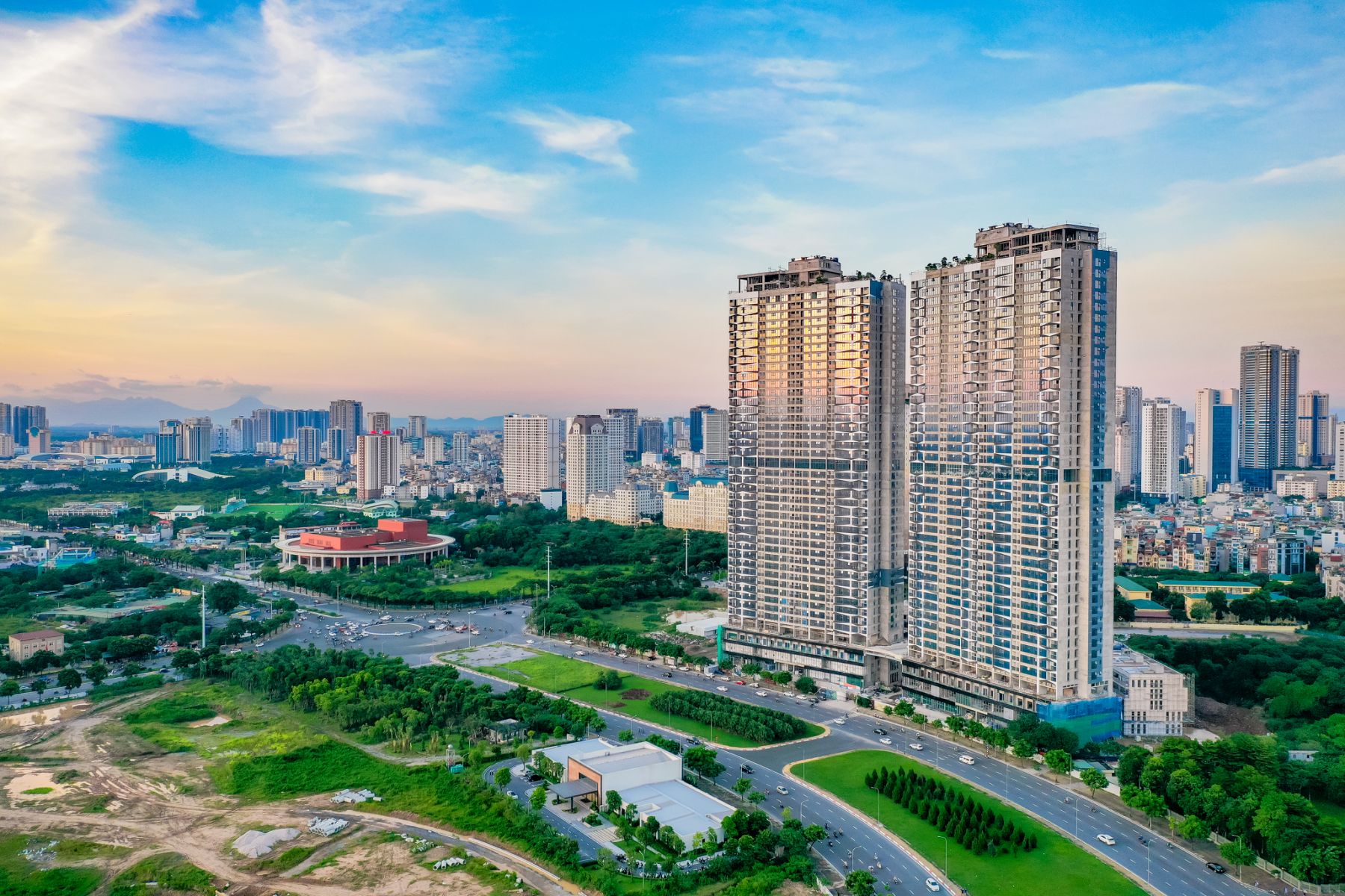 Dự &aacute;n The Matrix One đang ở kh&acirc;u cuối c&ugrave;ng trước khi b&agrave;n giao &ndash; trở th&agrave;nh t&ograve;a nh&agrave; sở hữu tầm view v&agrave;o hạng đẹp nhất khu vực ph&iacute;a T&acirc;y H&agrave; Nội